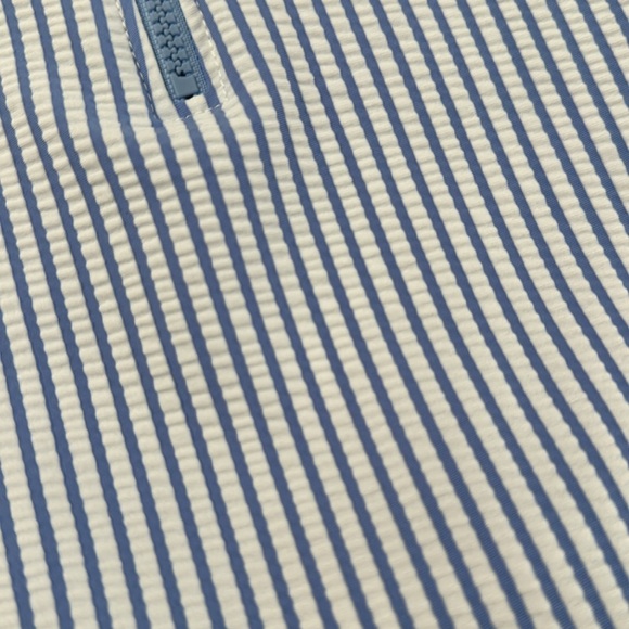 Rugged Butts crinkle blue seersucker short sleeve one piece Rash guard 6-12m NWT - Picture 3 of 3